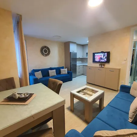 Kristina,istocno Sarajevo,vojvode Radomira Putnika 49d Saraybosna